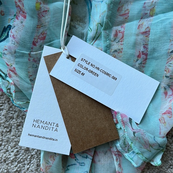 Floral Ruffle Button-Up Blouse - Picture 4 of 4